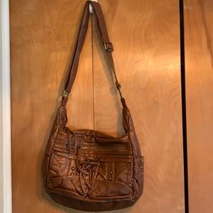 Bueno shoulder bag